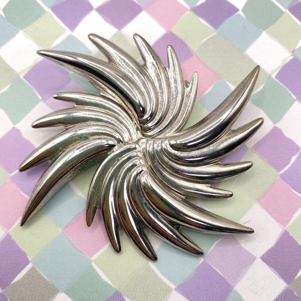 Vintage Silver Tone Swirl Mod Brooch Pin